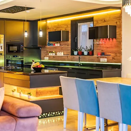 ヴィラ Cratos カルカン