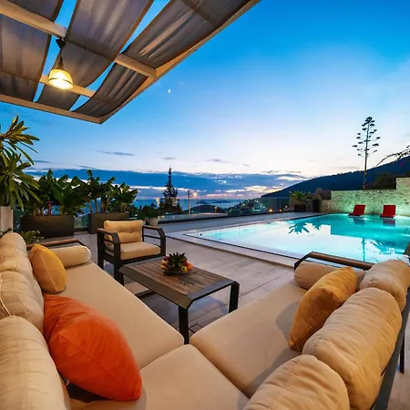 Cratos Villa *