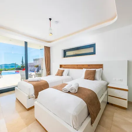 Cratos Villa *