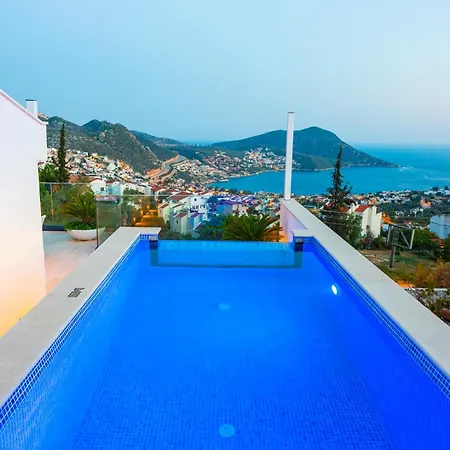 Cratos Villa *