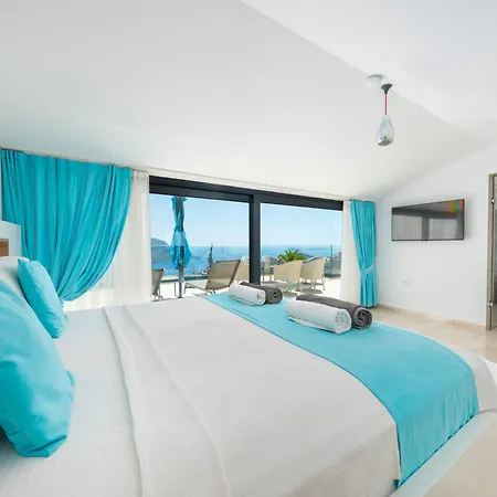 Cratos Villa *
