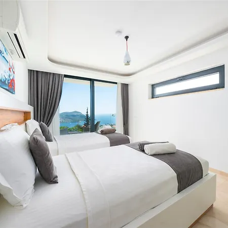 Cratos Villa *